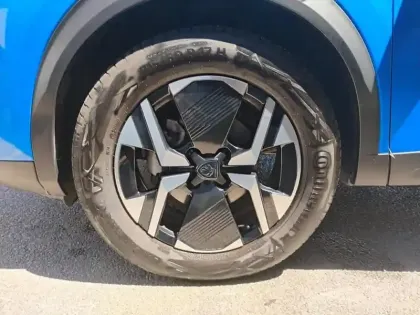 Photo 14 Peugeot 2008  PureTech 130 S&S EAT8 GT