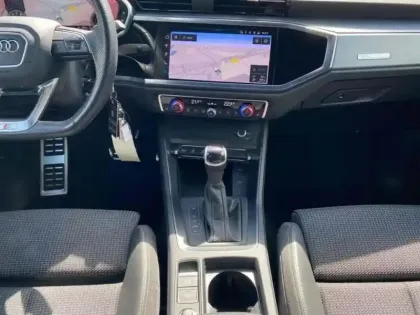 Photo 9 Audi Q3 35 TFSI 150 ch S tronic 7 S line