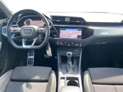 Photo 7 Audi Q3 35 TFSI 150 ch S tronic 7 S line
