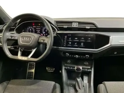 Photo 7 Audi Q3 45 TFSIe 245 ch S tronic 6 S line