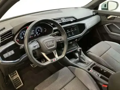 Photo 8 Audi Q3 45 TFSIe 245 ch S tronic 6 S line