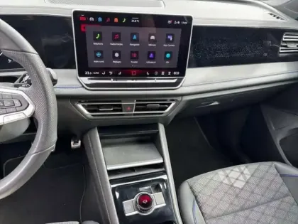 Photo 19 Volkswagen Tiguan 1.5 eHybrid 272ch DSG6 R-Line Edition