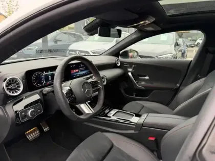 Photo 11 Mercedes CLA  200 d Coupé AMG Line