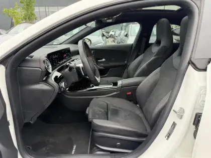 Photo 12 Mercedes CLA  200 d Coupé AMG Line