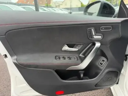 Photo 13 Mercedes CLA  200 d Coupé AMG Line