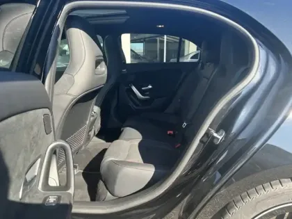 Photo 13 Mercedes Classe A 200 d AMG Line