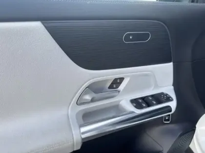 Photo 15 Mercedes GLA 250 e AMG Line