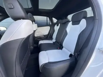 Photo 14 Mercedes GLA 250 e AMG Line