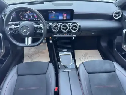 Photo 8 Mercedes Classe A 200 d AMG Line