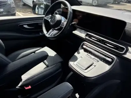 Photo 21 Mercedes CLA V 300 d 4MATIC AVANTGARDE Extr