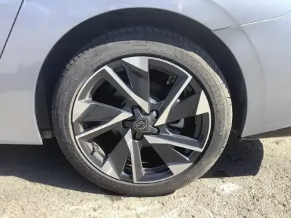 Photo 8 Peugeot 308 Hybrid 145 e-DCS6 Allure