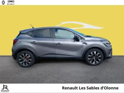 Photo 12 Renault Captur  1.6 E-Tech hybride 145ch Evolution