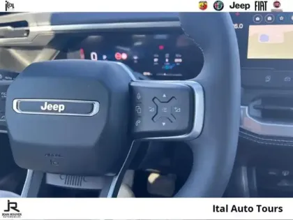 Photo 12 Jeep Compass  1.2 Turbo T3 145ch e-Hybrid First Edition BVR6