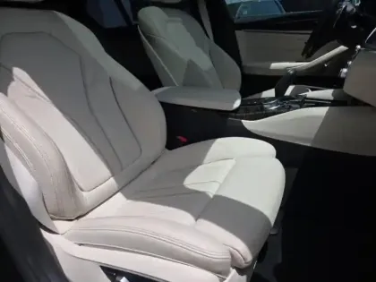 Photo 13 BMW Serie 5 Série 5 520iA 184ch Luxury