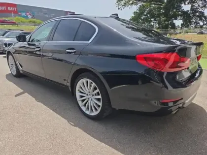 Photo 12 BMW Serie 5 Série 5 520iA 184ch Luxury