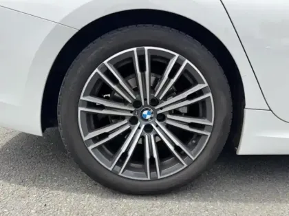 Photo 10 BMW Serie 3 Série 3 Touring 318dA MH 150ch M Sport