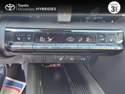 Photo 10 Toyota C-HR  1.8 Hybride 140ch Design NG23