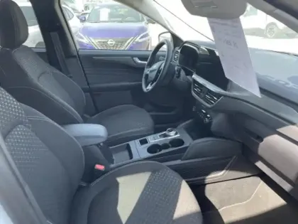 Photo 10 Ford Kuga  2.5 Duratec 180 ch Hybrid FlexiFuel Titanium Powershift