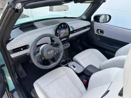 Photo 24 Mini Cooper  Cabrio S 204ch Favoured DKG7