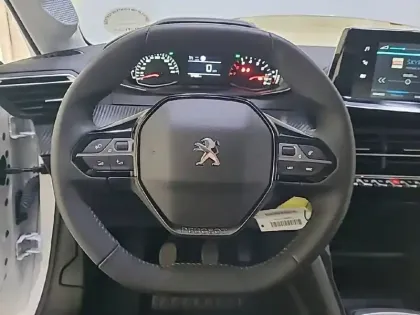 Photo 13 Peugeot 208  PureTech 75 S&S BVM5