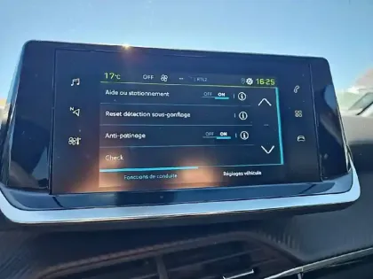 Photo 19 Peugeot 208  Electrique 50 kWh 136ch