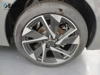 Photo 10 Peugeot 308  Hybrid 145 e-DCS6