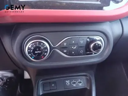 Photo 14 Renault Twingo  III Achat Intégral - 21