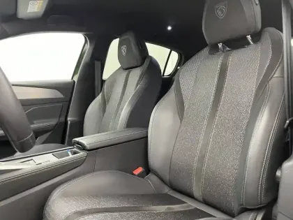 Photo 13 Peugeot 308  Hybrid 136 e-DCS6