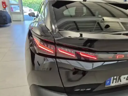 Photo 16 Peugeot 408  Hybrid 145 e-DCS6