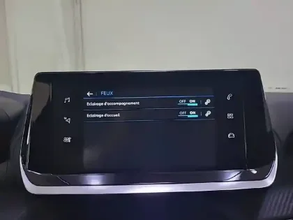 Photo 42 Peugeot 2008  PureTech 100 S&S BVM6