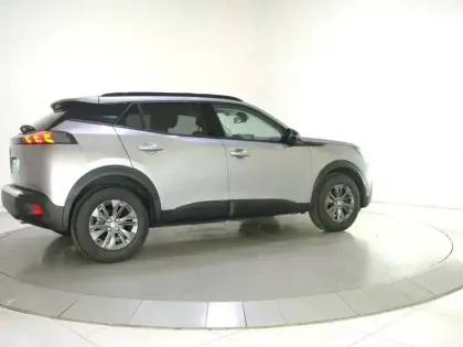 Photo 24 Peugeot 2008  PureTech 100 S&S BVM6