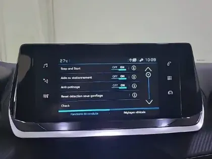 Photo 40 Peugeot 2008  PureTech 100 S&S BVM6