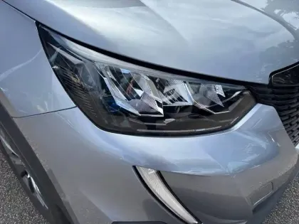 Photo 15 Peugeot 2008  PureTech 100 S&S BVM6