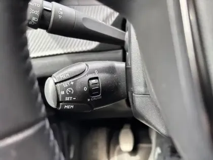 Photo 14 Peugeot 2008  PureTech 100 S&S BVM6