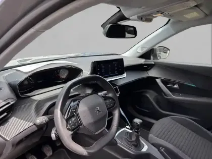 Photo 7 Peugeot 2008  PureTech 100 S&S BVM6