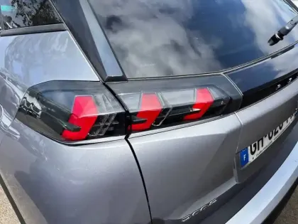 Photo 16 Peugeot 2008  PureTech 100 S&S BVM6