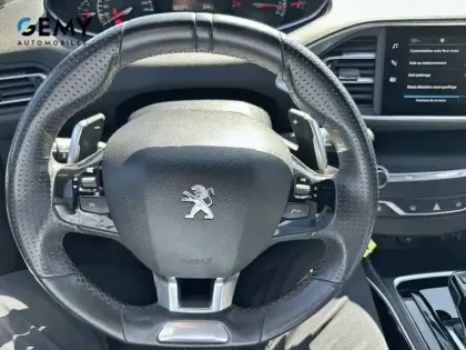 Photo 20 Peugeot 308  PureTech 130ch S&S EAT8