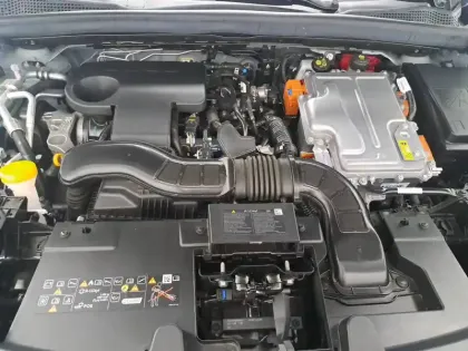 Photo 14 Renault Captur  E-Tech full hybrid 145 ch