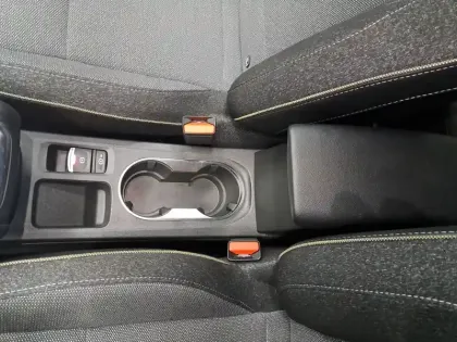 Photo 34 Renault Captur  E-Tech full hybrid 145 ch