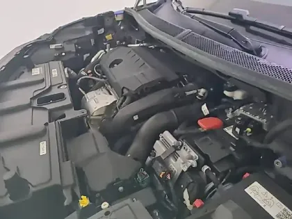 Photo 17 Peugeot 3008  Hybrid 225 e-EAT8