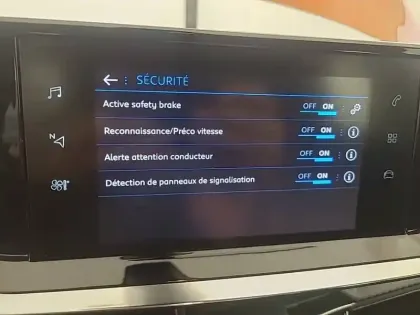 Photo 19 Peugeot 2008  PureTech 100 S&S BVM6