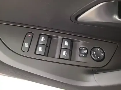 Photo 25 Peugeot 2008  PureTech 100 S&S BVM6