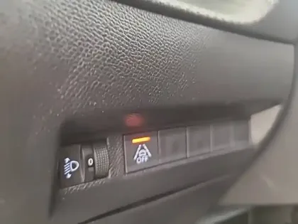 Photo 24 Peugeot 2008  PureTech 100 S&S BVM6