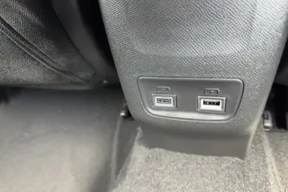 Photo 26 Peugeot 2008  Electrique 54 kWh 156 ch