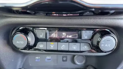 Photo 35 Nissan Juke  HYBRID 143