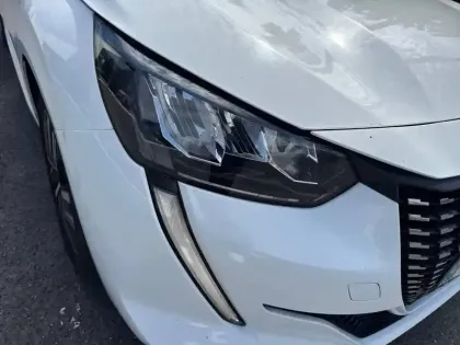Photo 15 Peugeot 208  BlueHDi 100 S&S BVM6
