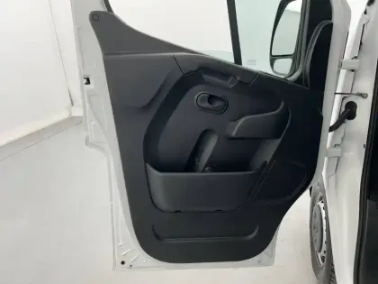 Photo 19 Renault Master  FGN TRAC F3500 L2H2 BLUE DCI 135