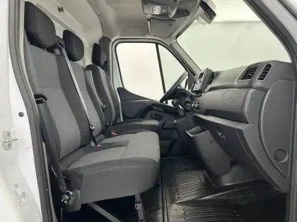 Photo 22 Renault Master  FGN TRAC F3500 L2H2 BLUE DCI 135