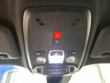 Photo 14 Peugeot 2008  Hybrid 145 e-DCS6