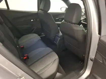 Photo 31 Peugeot 2008  Hybrid 145 e-DCS6